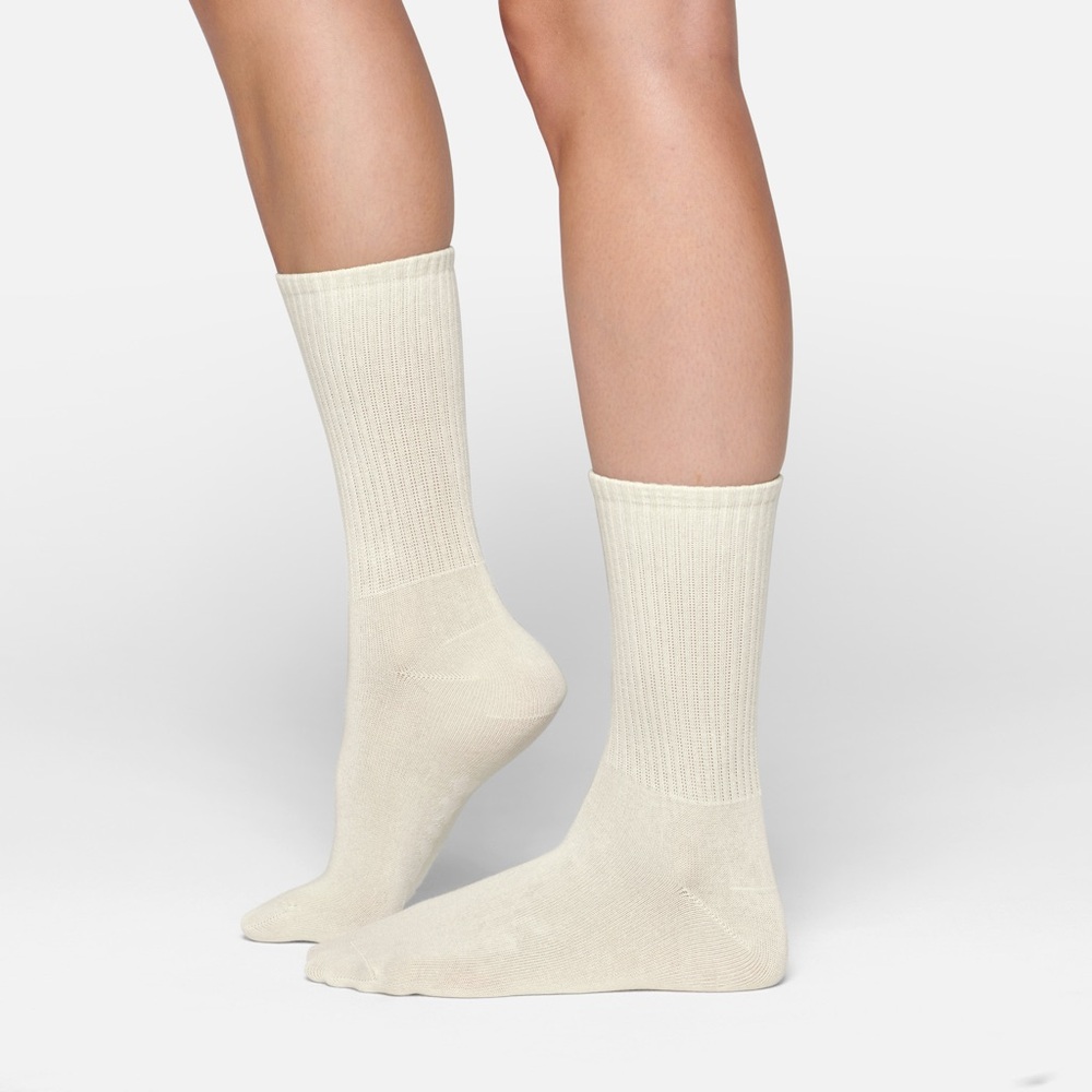 NWT SKIMS Sport Crew Sock, Bone (6+)